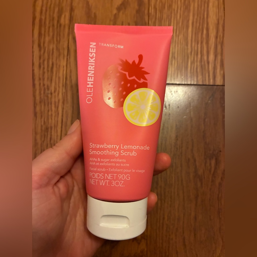 OLEHENRIKSEN strawberry lemonade scrub 3oz